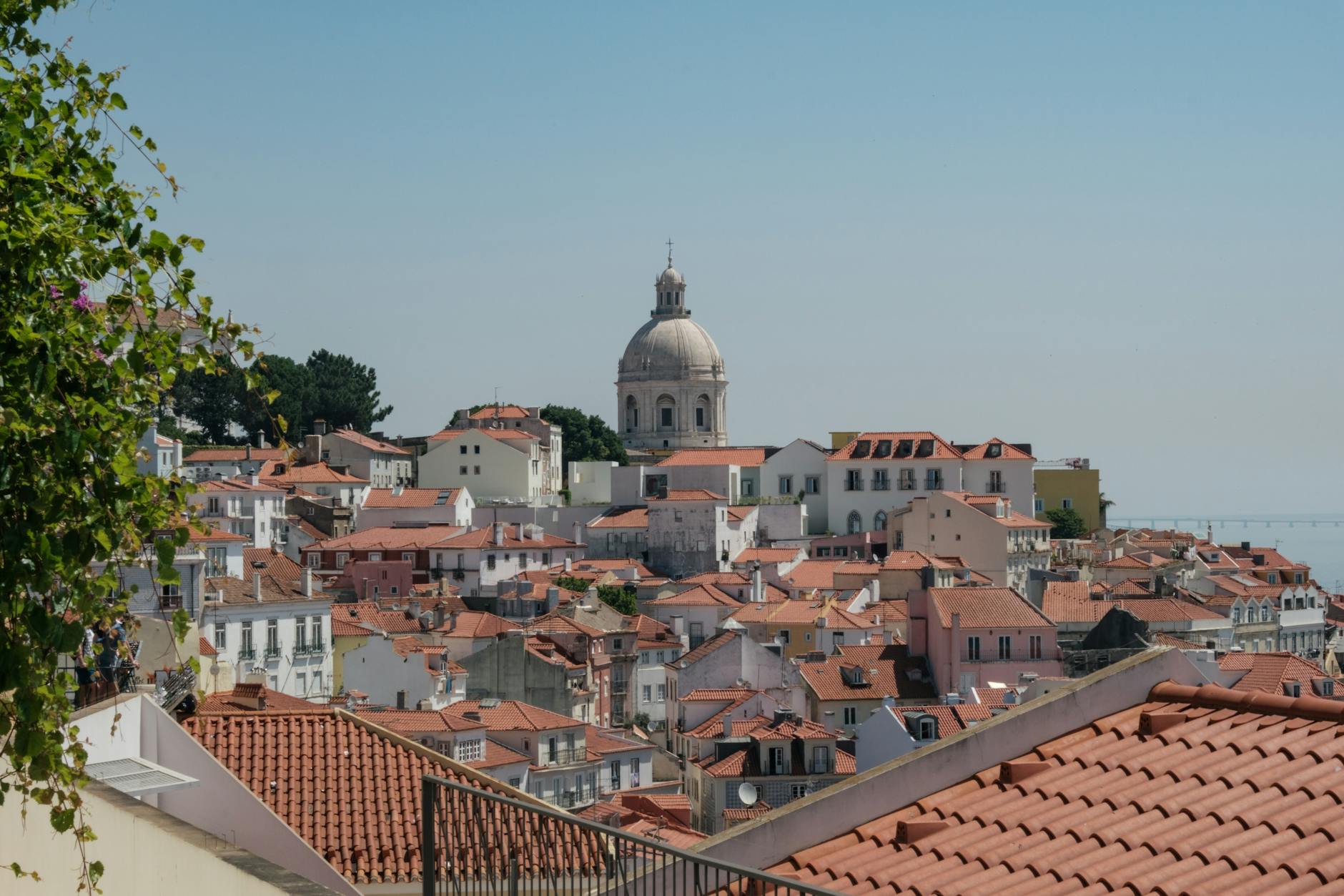 Alfama negyed rejtett kilátói: Lisszabon legjobb panorámái