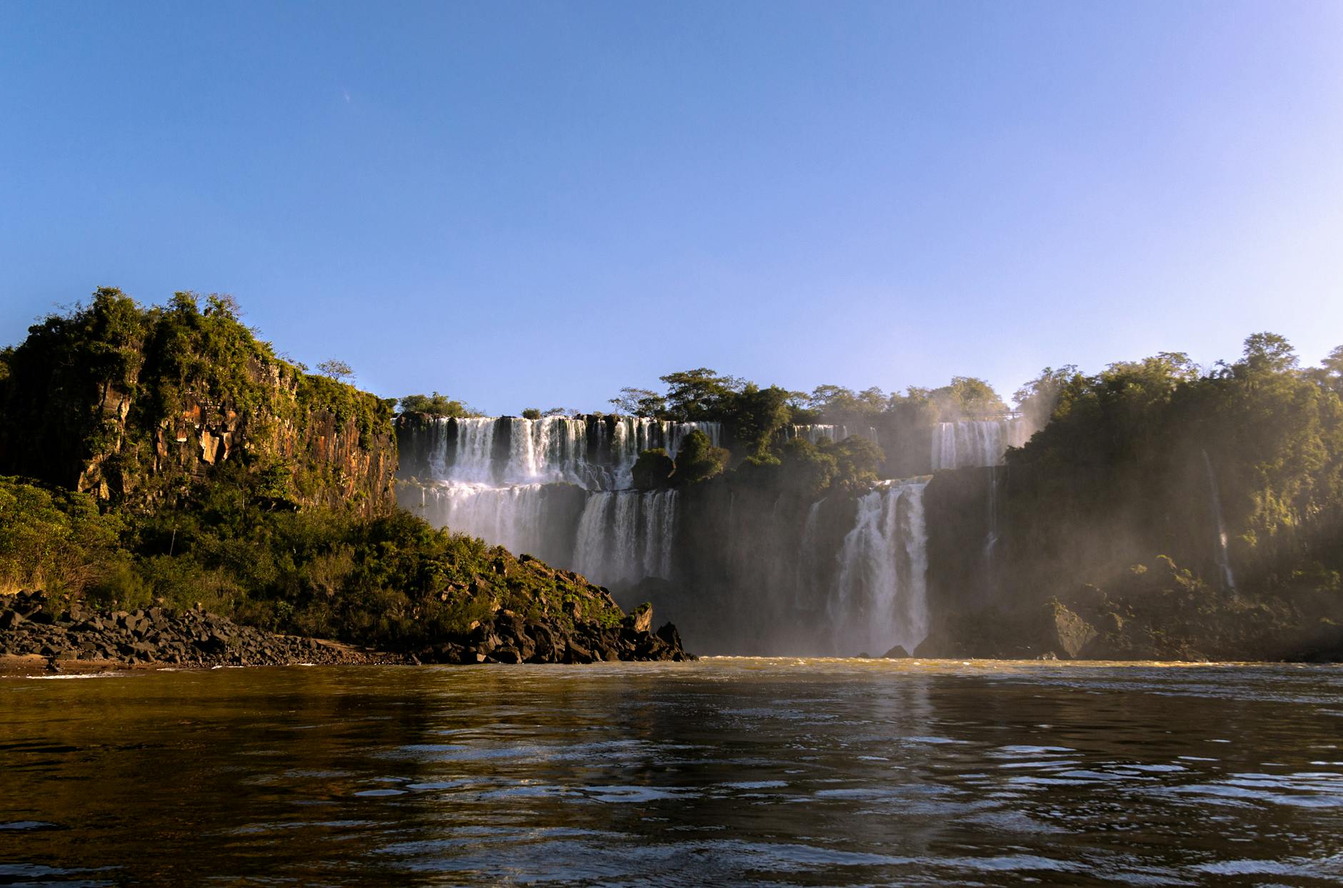 Iguazú-vízesések: 5 lélegzetelállító kilátópont magyar szemmel
