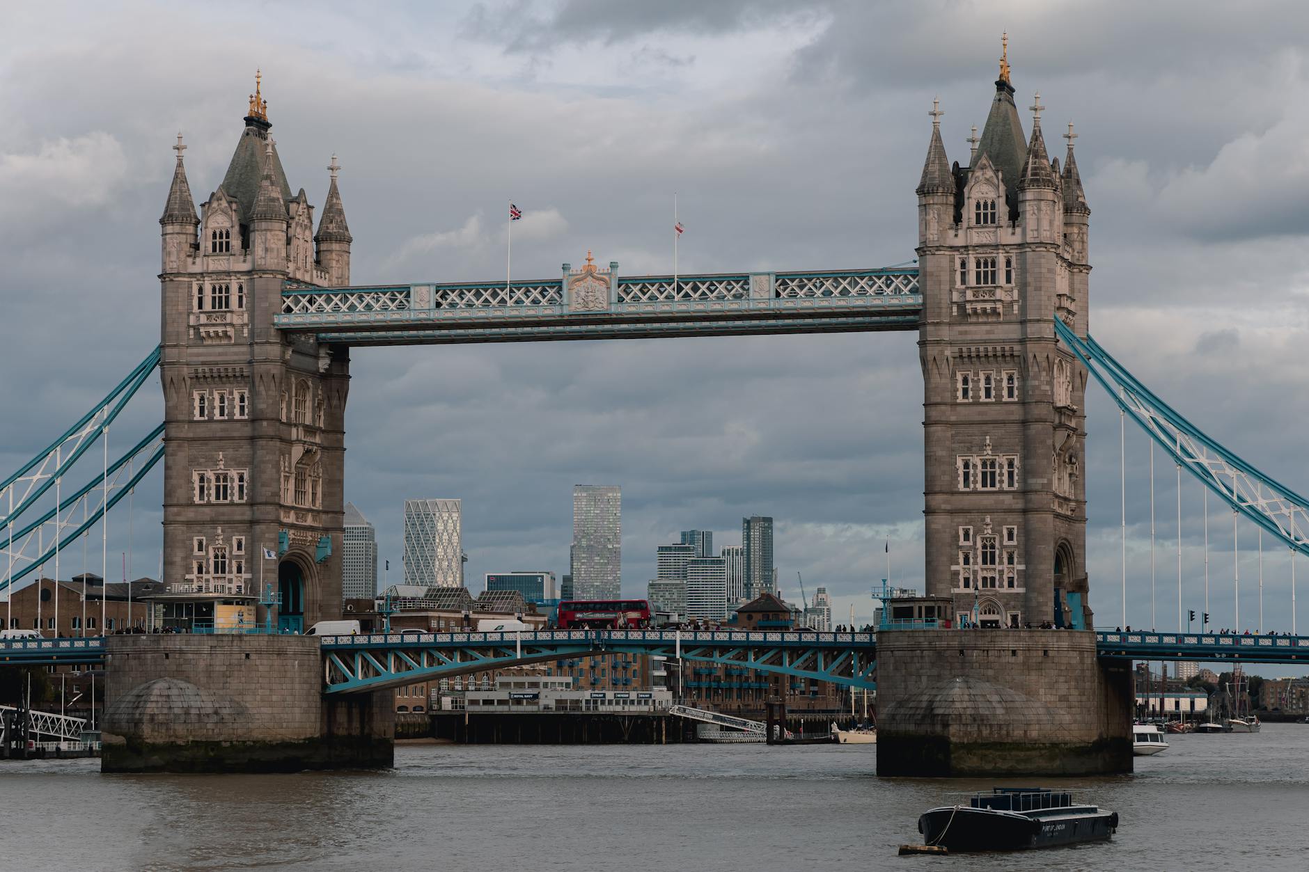 London ikonikus hídjai és óratornyai: fotós útvonal