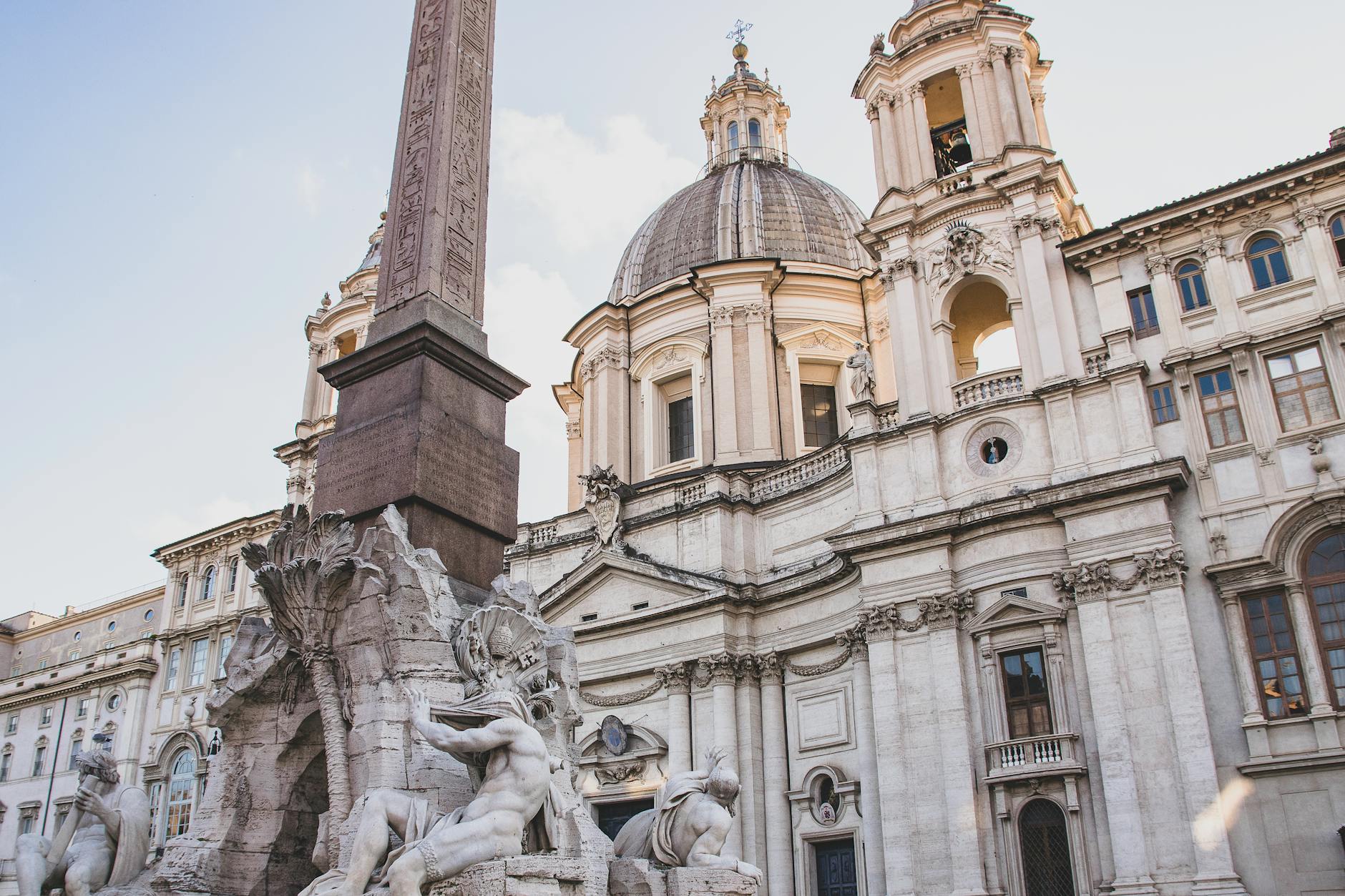 Piazza Navona rejtett kávézói: helyi kedvencek Rómában
