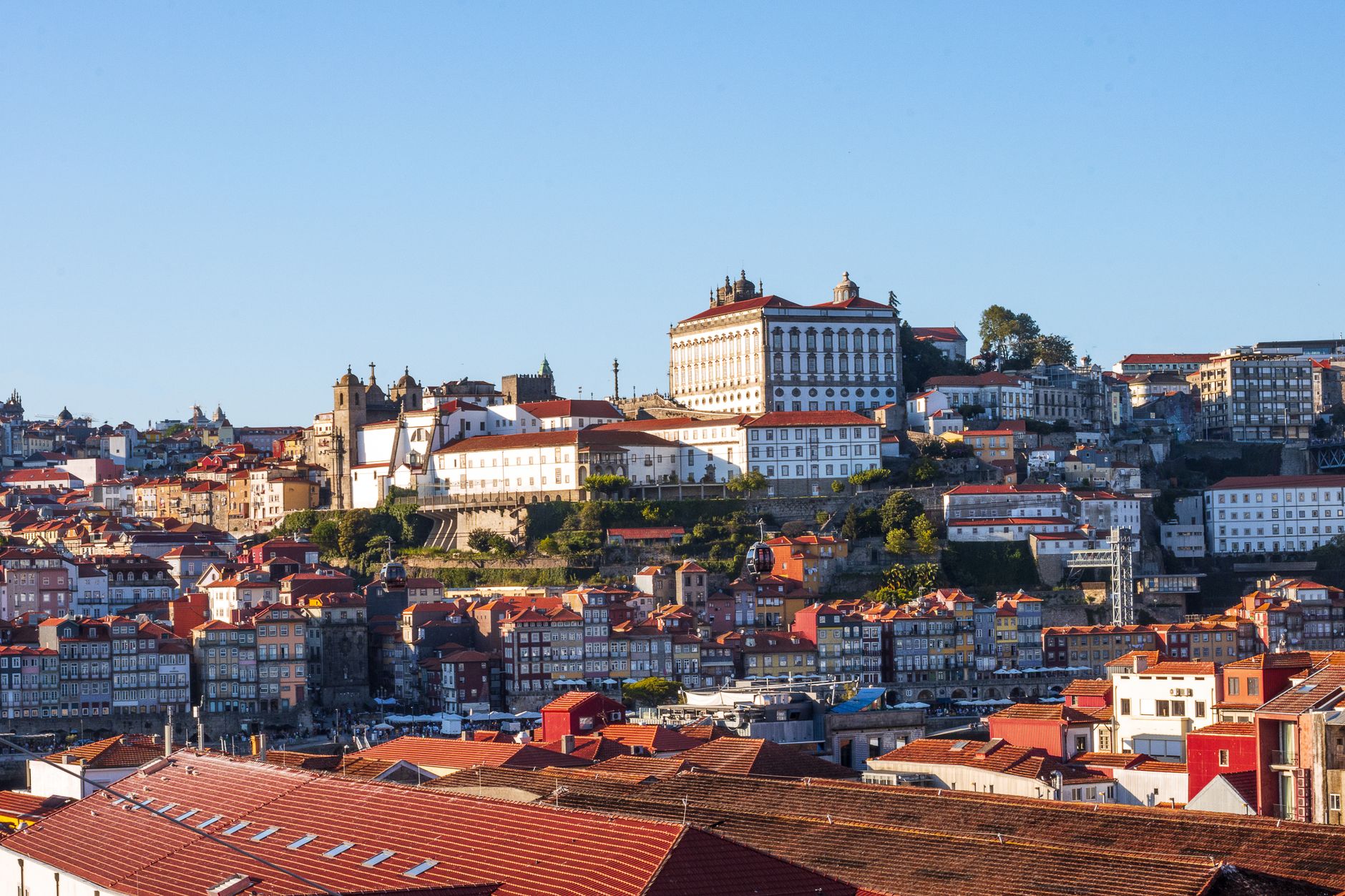 Porto legendás borpincéi a Dom Luís híd tövében