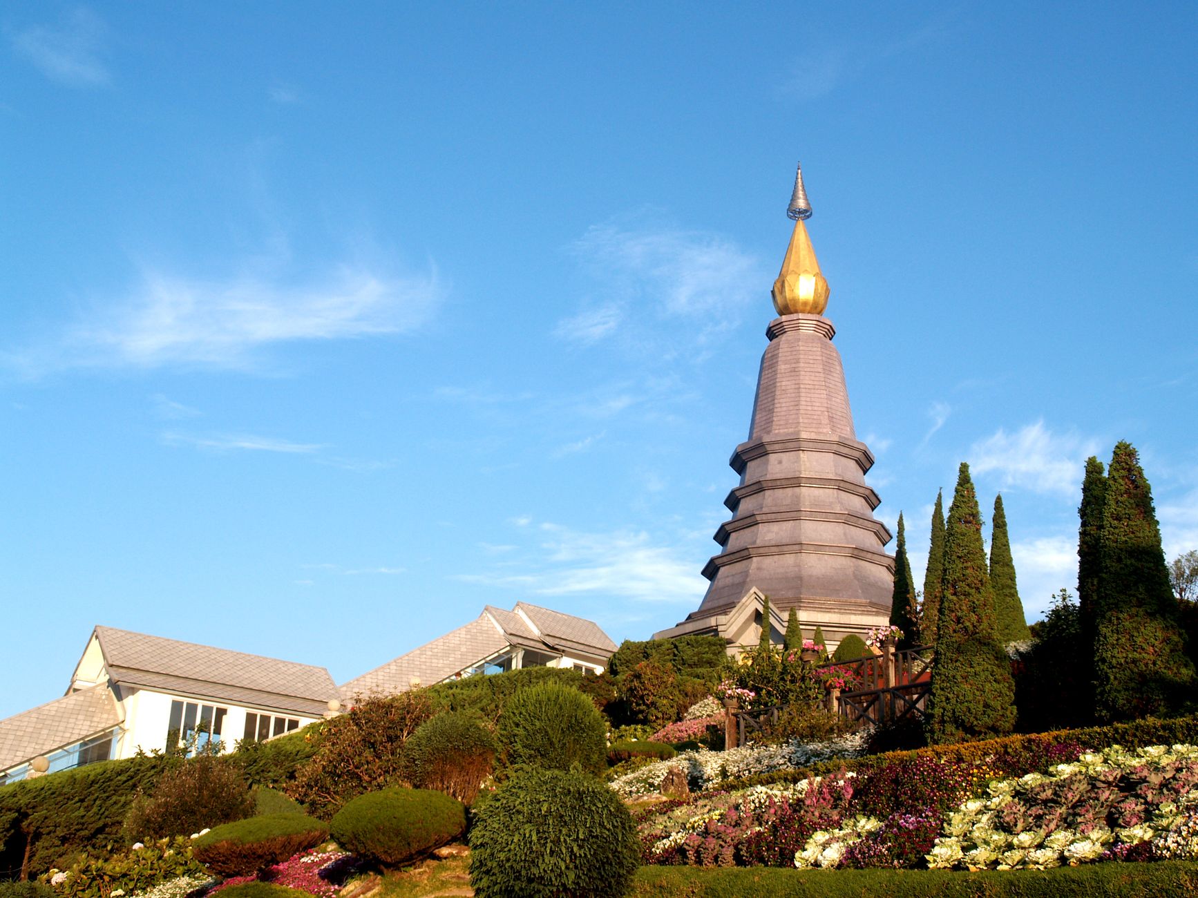 Chiang Mai elefántrezervátum és arany templomok útikalauz